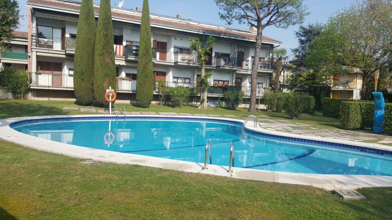 Lucky Apartment 2 Sirmione Extérieur photo